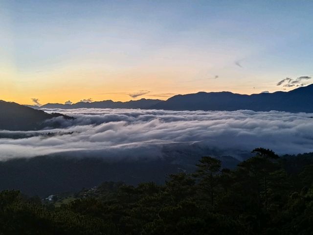 Stunning Sunrise / Sea of Clouds