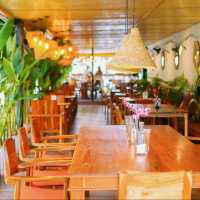 A Taste of Vibrant Flavors and Coastal Charm