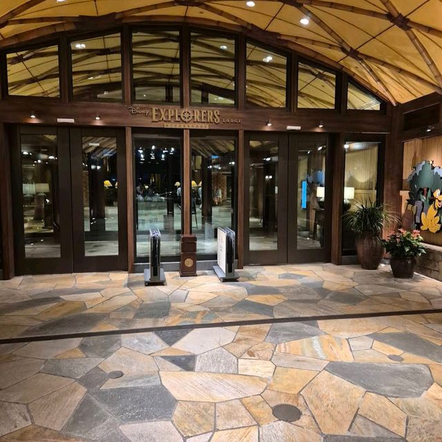 Disney Explorers Lodge