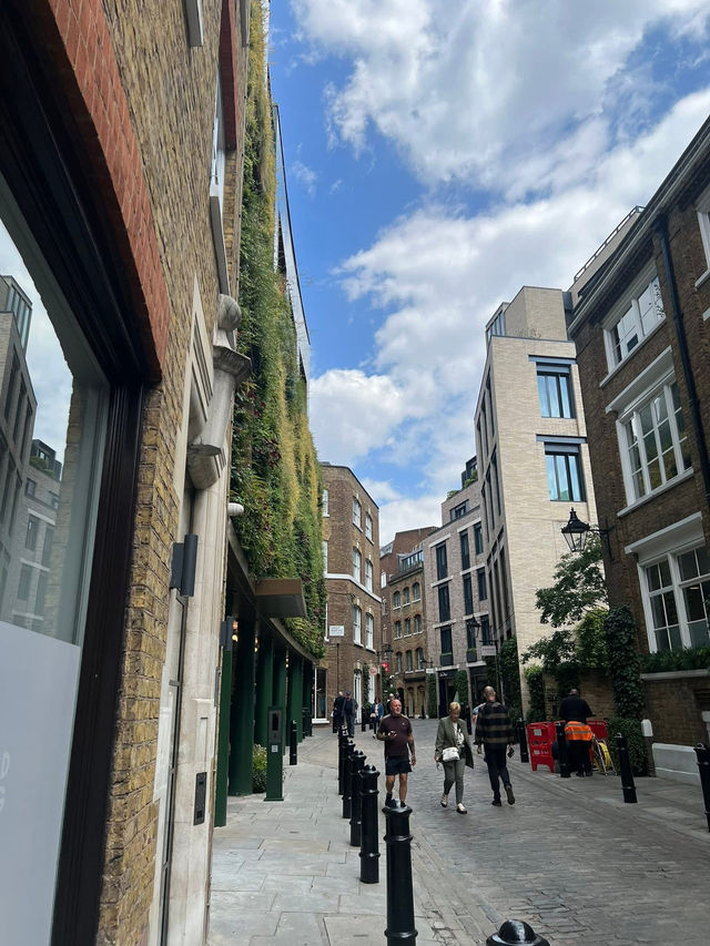 ロンドンで一番おしゃれなマーケット🎪✨ コヴェント・ガーデンのストリートパフォーマンスに魅了されちゃった🎻🎭 #コ
