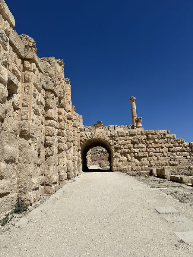約旦-傑拉什考古遺址Jerash，請注意攤販拍照索取小費