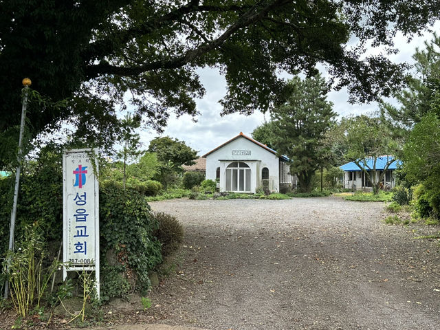 🏡一腳踏進濟州古代生活現場！《城邑民俗村》：這不只是村落，是一座活著的歷史博物館！🌾⛰️