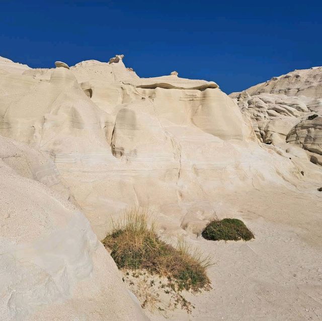 Sarakiniko Beach, Milos