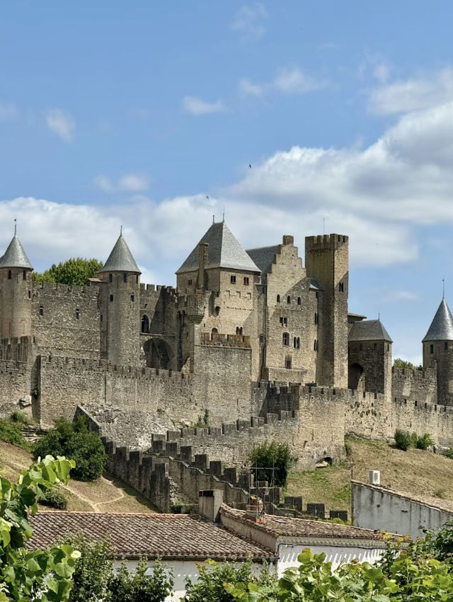 🌟 【南法卡爾卡松 Carcassonne 一日遊攻略】中世奇幻 × 城牆漫步 × 美食巡禮 🏰