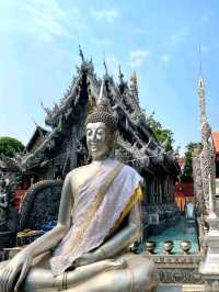 Temple Hopping in Chiang Mai’s Old Soul