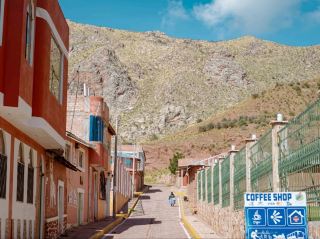 ☕ Coffee Break in Pucará – A Hidden Gem Between Puno and Cusco