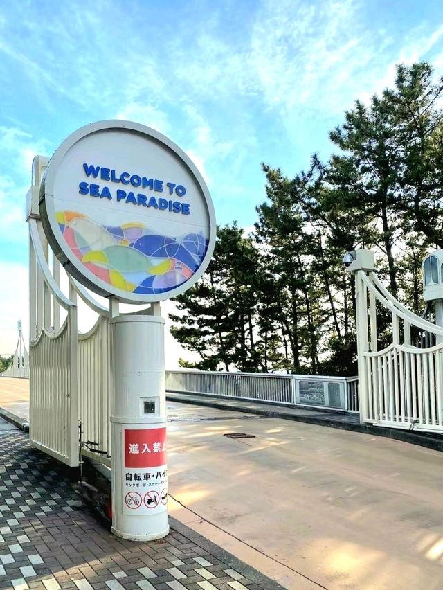 Relaxing Moments at Sea Paradise, Yokohama