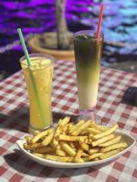 Light Bites, Heavy Vibes – Dutch Harbour Café Delivers Melaka Magic