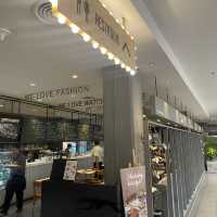 🐾 Greyhound Café: ร้านอาหารฟิวชั่นสไตล์ชิค