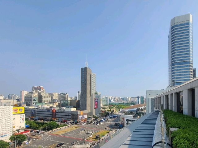 호캉스하기 좋은 JW 메리어트 동대문 스퀘어 서울 이그제큐티브 디럭스 트윈룸