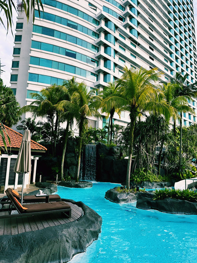 Splash & Serenity at Le Méridien Kuala Lumpur’s Pool Deck 🏖️🌇