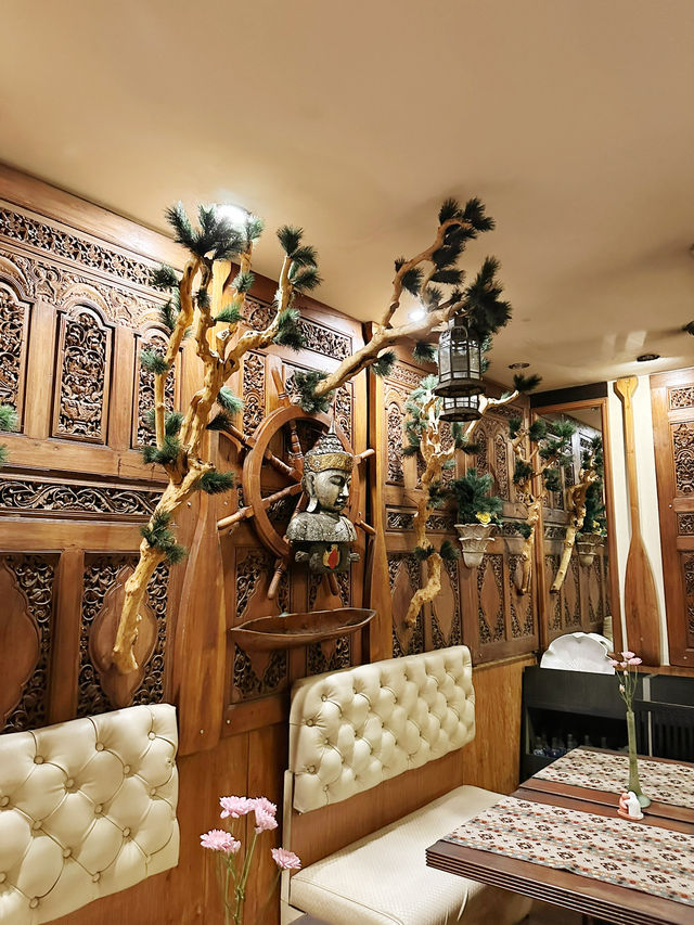 Late-Night Bites with Local Delight at Bali Dolphin Restaurant Ubud