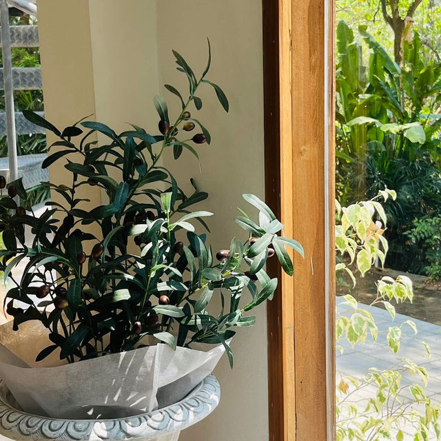 ☕🌿 Calin Cafe – คาเฟ่ลับกลางสวนในนครชัยศรี 