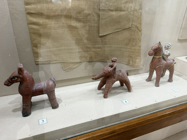 【バングラデシュ・ショナルガオン フォークアート＆クラフト博物館】色彩豊かな民芸の宝庫
