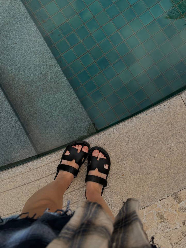 I absolutely LOVE looking back at trip photos... 📸