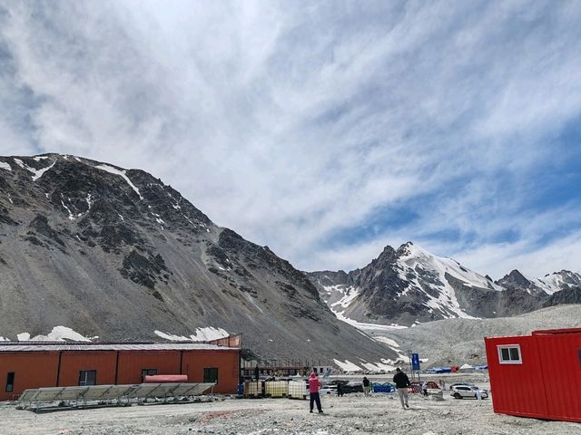 Snow Crown Tianshan: A Majestic Masterpiece Along the Duku Highway