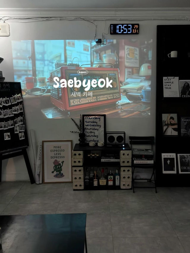 Saebyeok Cafe