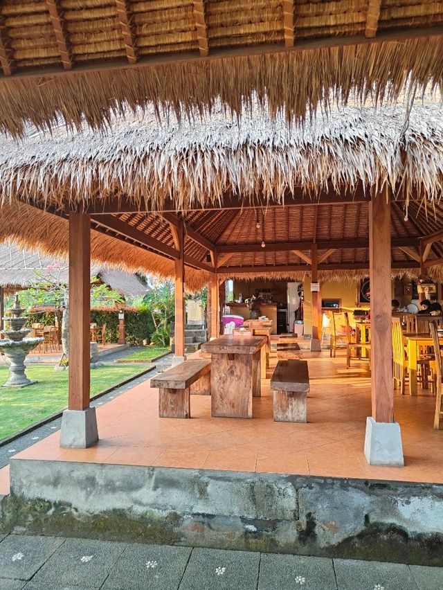 🌾 Bebek Sari Uma Tanah Lot: A Balinese Culinary Pause Amid the Paddy Fields