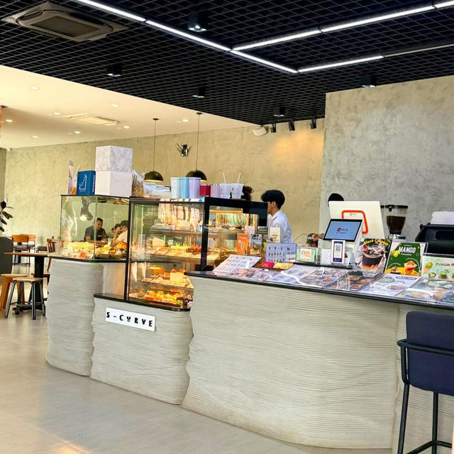 🌀 S-Curve Specialty Coffee Café