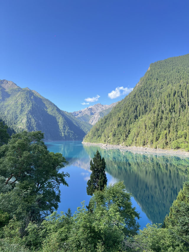 Jiuzhaigou — Stunning views, but we gave up halfway 😂