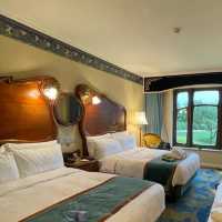 🏰 Staying at Shanghai Disneyland Hotel – Where Magic Begins Before the Park!