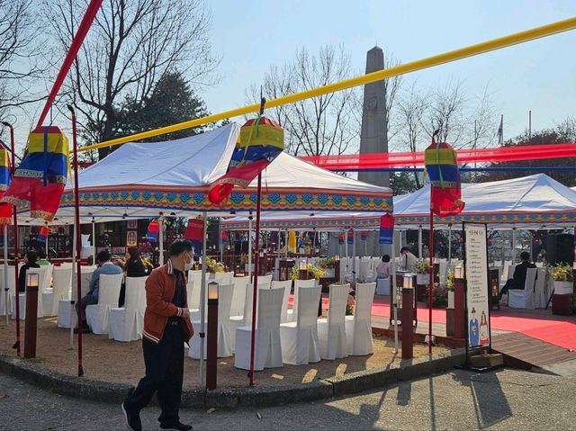 Visiting the King Sejong Memorial Hall with a wedding ceremony