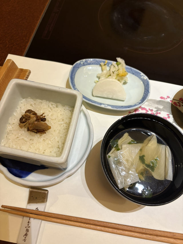 【東京🗼】銀座の隠れた名店発見!料亭のような広々個室で懐石料理🇯🇵 【東京🗼】銀座の隠れた名店発見!料亭のような広々個室で懐石料理🇯🇵