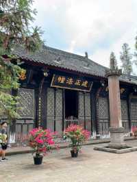 Discover Serenity and Culture at Wenshu Monastery in Chengdu