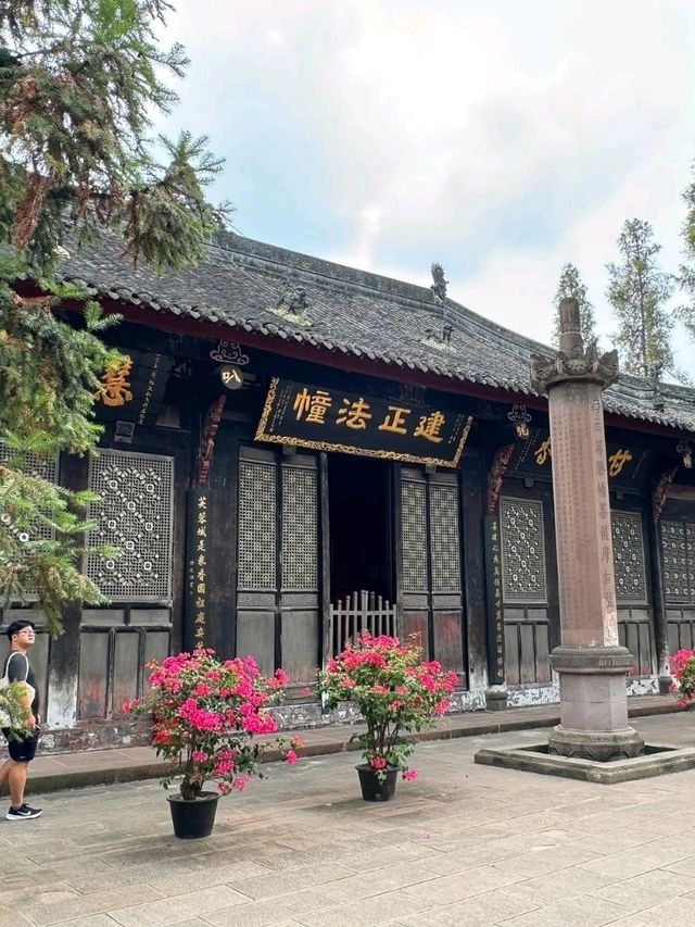 Discover Serenity and Culture at Wenshu Monastery in Chengdu