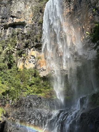 Purling Brook Falls – 스프링브룩 국립공원의 장엄한 폭포