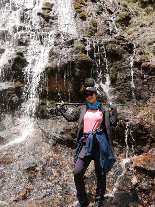 Hiking Tiger Leaping Gorge: An Epic Journey Through One of the World’s Deepest Canyons