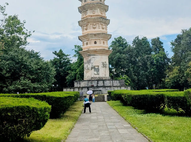 The Three Pagodas Dali