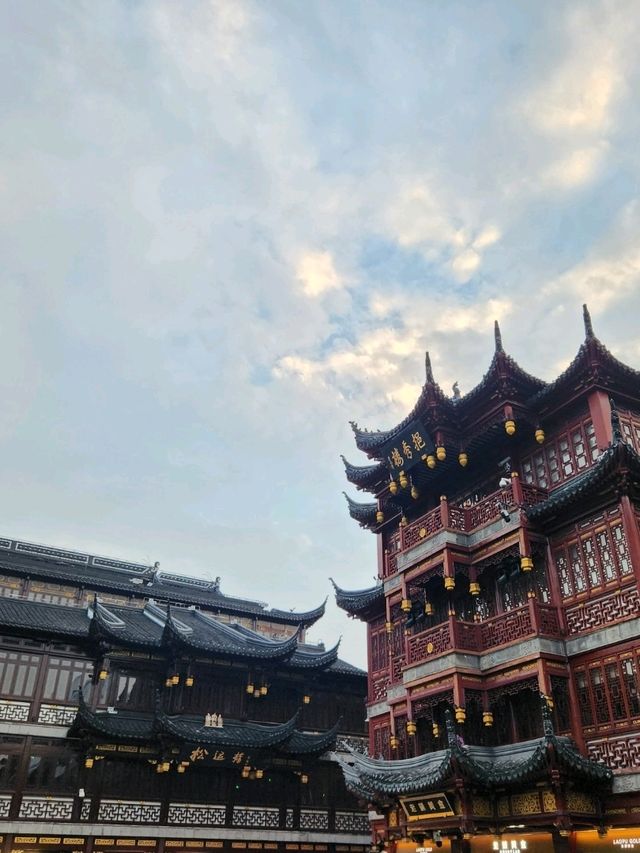 Yu Garden: Shanghai’s Window into Ming Dynasty Elegance