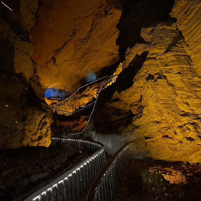 My Magical Descent into Yellow Dragon Cave