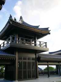 慈山寺禮佛禪修，遠離都市煩憂