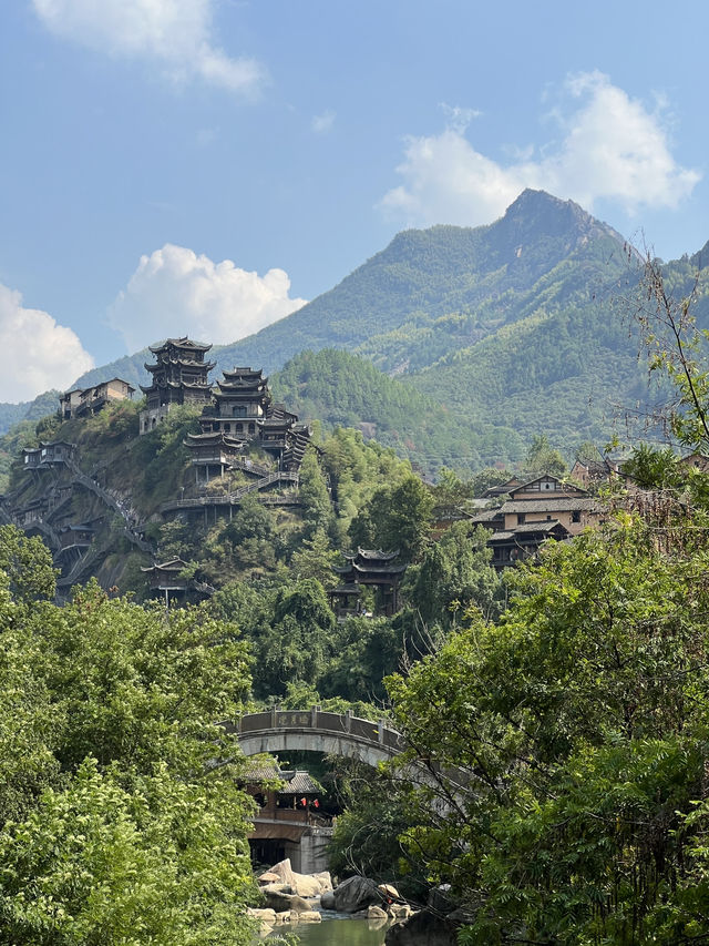 🇨🇳 Chasing the Light — A Day in Wangxian Valley 🇨🇳 Chasing the Light — A Day in Wangxian Valley