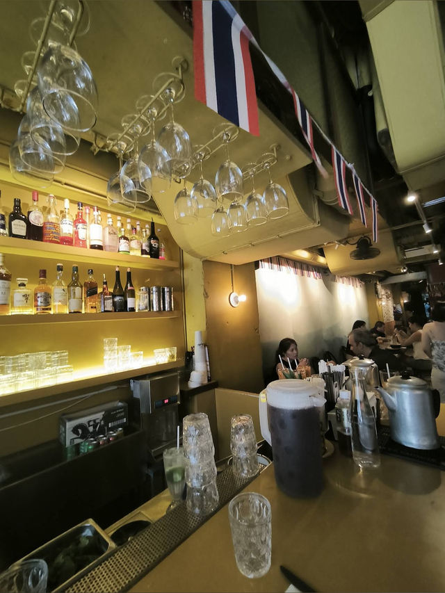Chachawan Hong Kong, Fiery Thai Flavors in a Vibrant Setting