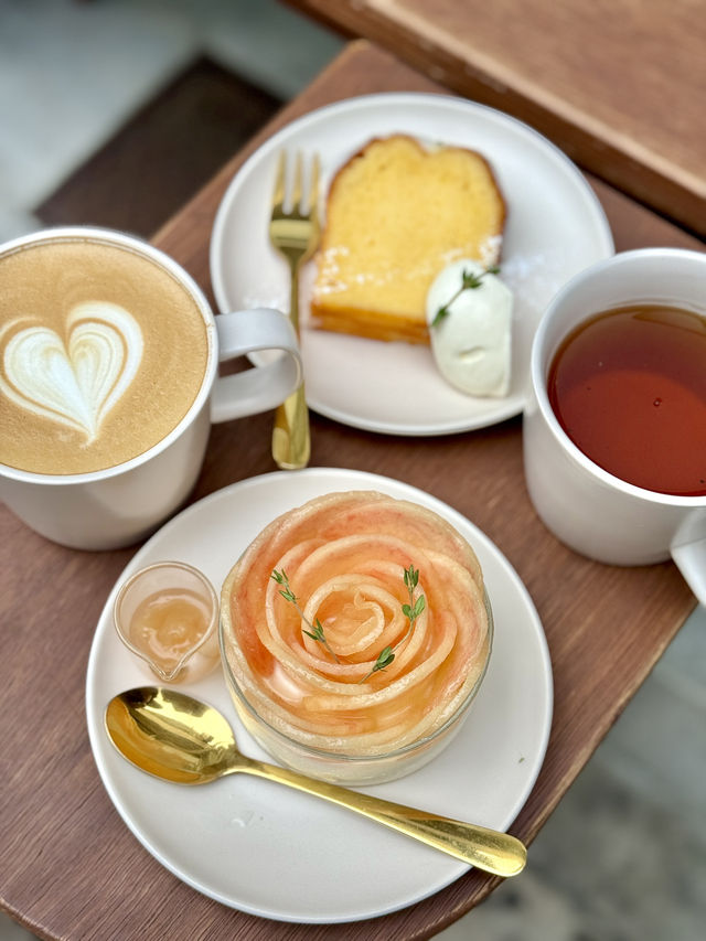 🍑 Refined Café Culture in Ueno – Nagi Ueno