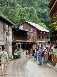 หมู่บ้านเล็กๆที่รายล้อมไปด้วยธรรมชาติสีเขียว