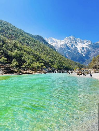 China’s "Mountain Lake" – A Dreamy Picture-Perfect Escape