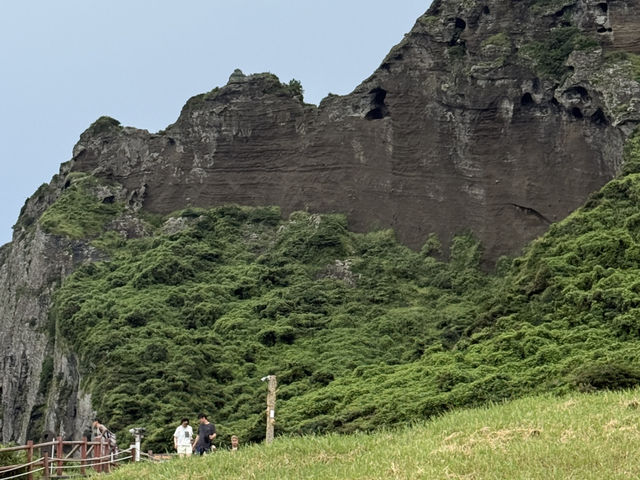 Mesmerizing Hiking Views You Won’t Forget 😍🌄