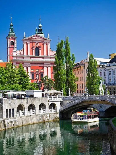The Triple Bridge: Ljubljana’s Most Iconic Insta-Spot 😍🌉