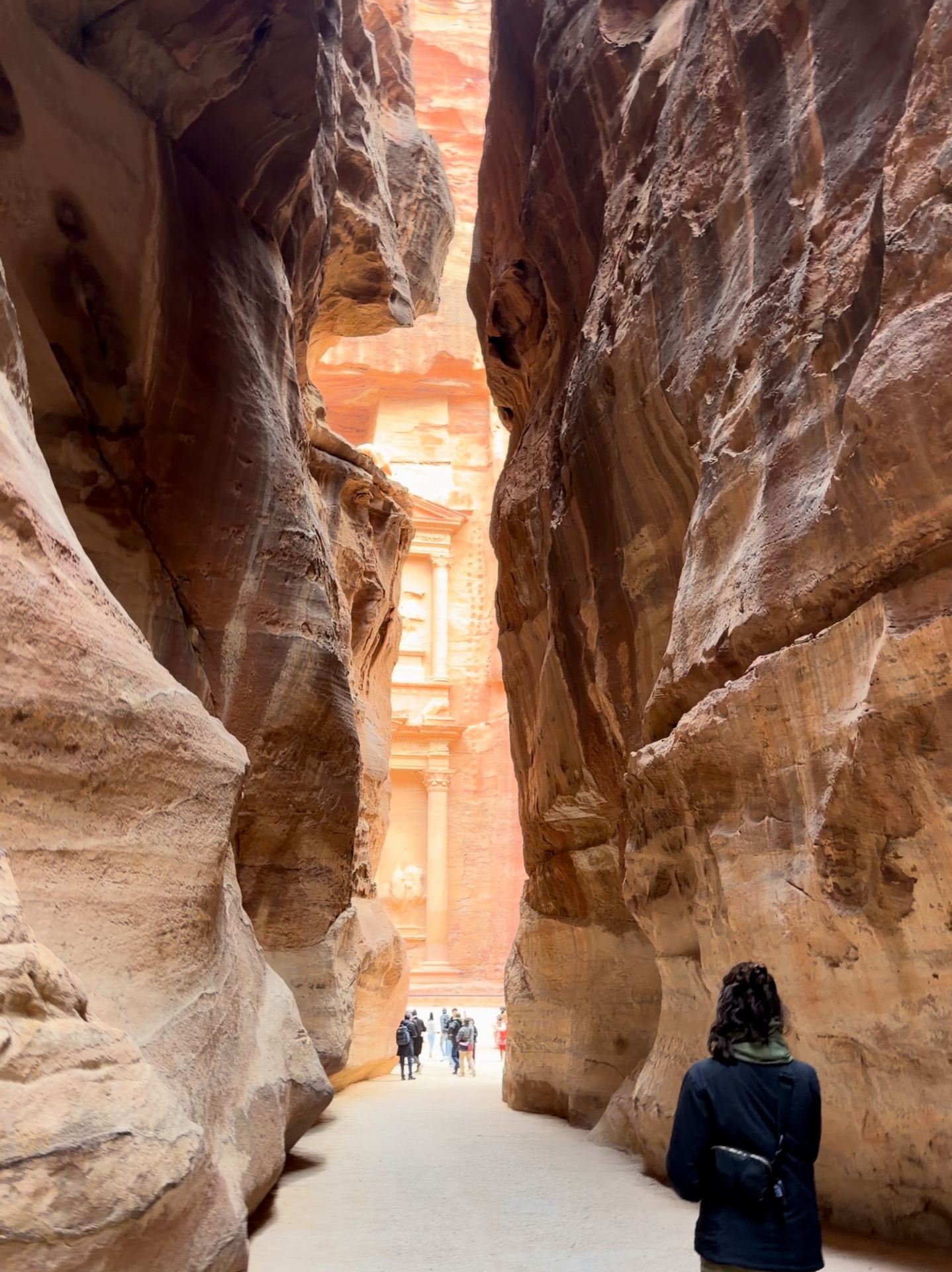 Petra by Day — Stepping into the Rose City of Jordan 🇯🇴
