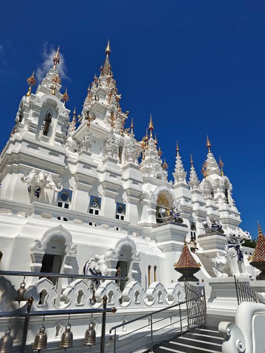 Loha Prasat Phra That Si Mueang Pong