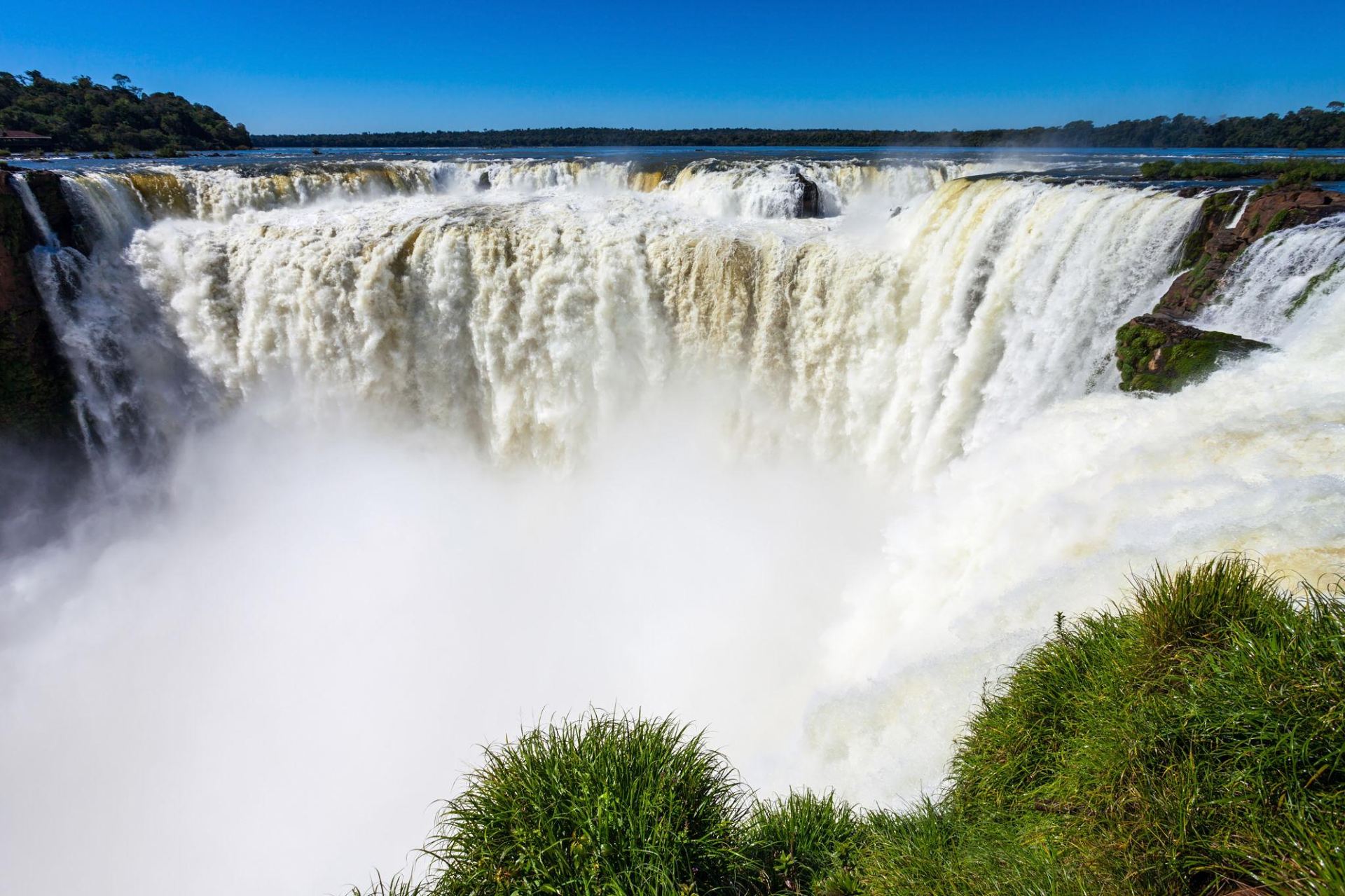 Iguazu Falls: The Devil’s Throat, Subtropical Rainforests, and Border Circuits!!