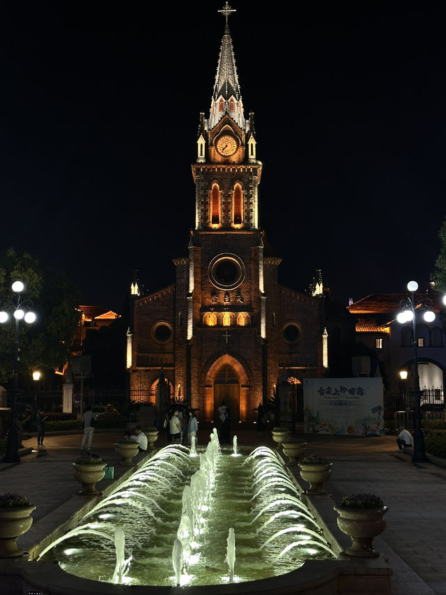 Ningbo’s Hidden Gem — Tianyi Catholic Church & Night Light Show