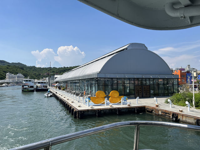 高雄的早晨與海島清風，酷熱中的渡船之旅