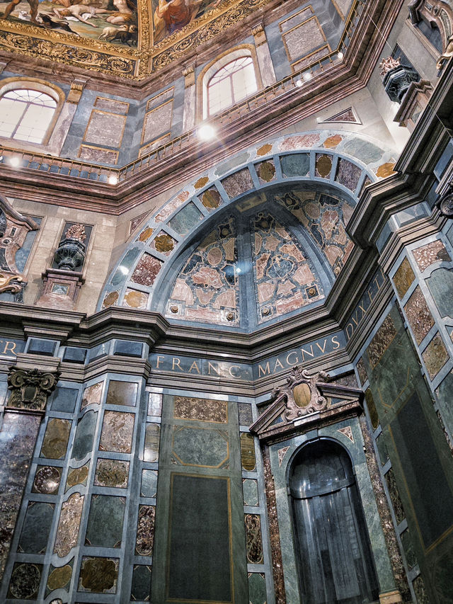 Medici Chapel 美第奇家族禮拜堂 - 華麗絕美的石材聖殿
