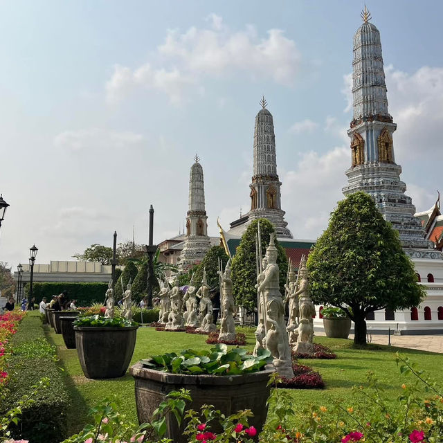 Wat Arun the famous temple of Bangkok 