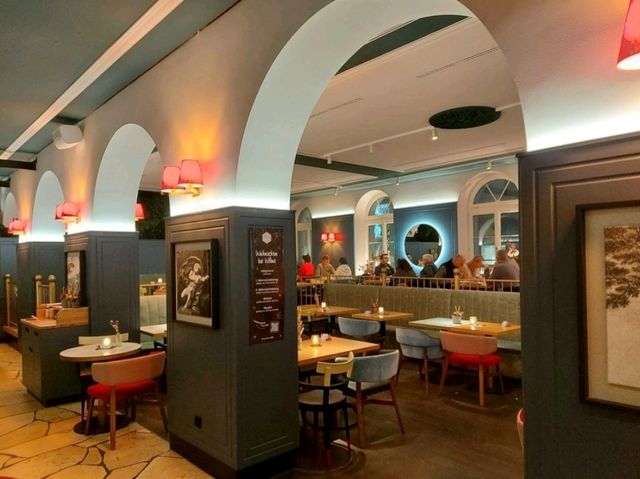 ร้านอาหารเยอรมันบรรยากาศร่วมสมัยที่ Karlsruhe